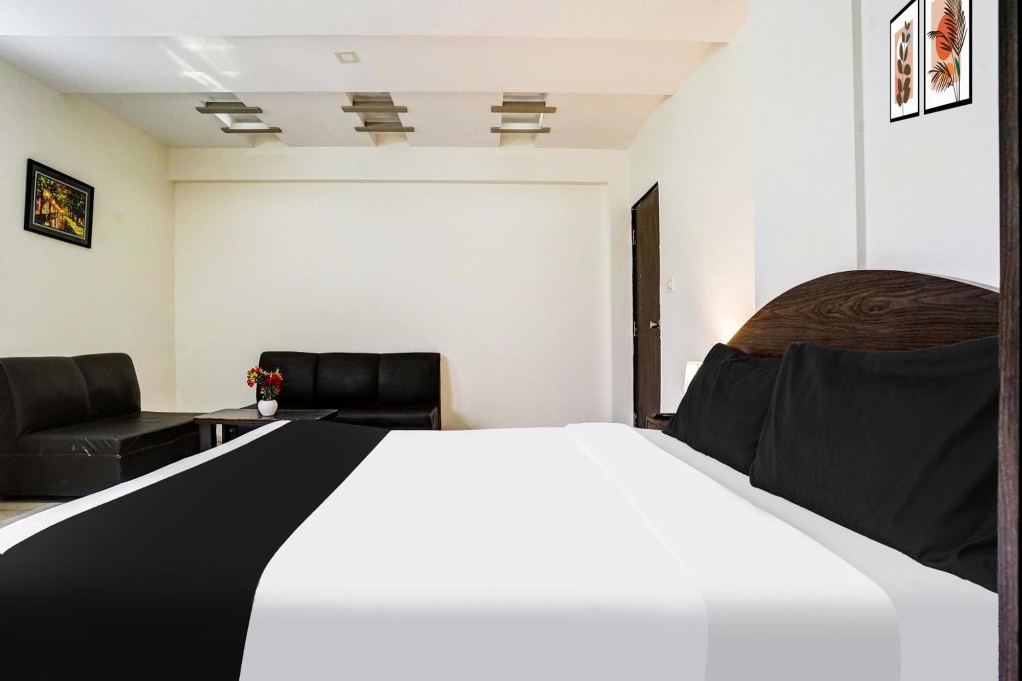 Super Hotel O Nashik Near Vijay Mamta Theatre Formerly Sahara Inn מראה חיצוני תמונה