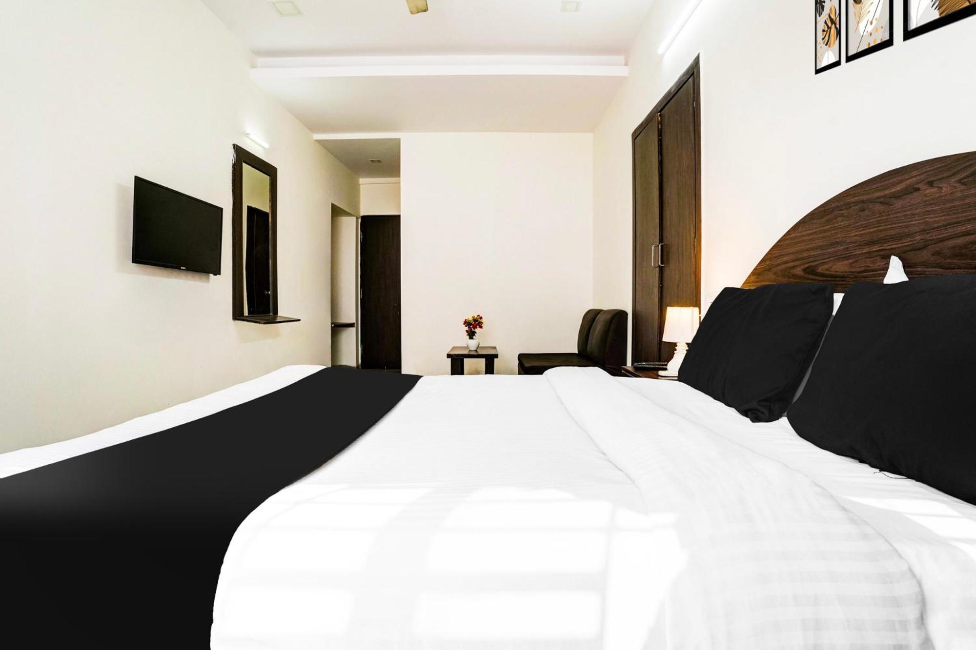 Super Hotel O Nashik Near Vijay Mamta Theatre Formerly Sahara Inn מראה חיצוני תמונה
